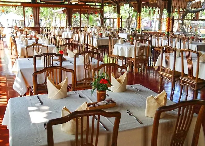 Bali Taman & Lovina ホテル 4*